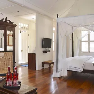 Inn Clove Hall George Town
